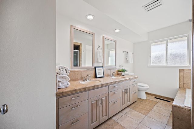 1619 W San Ramon Avenue, Fresno, CA 93711