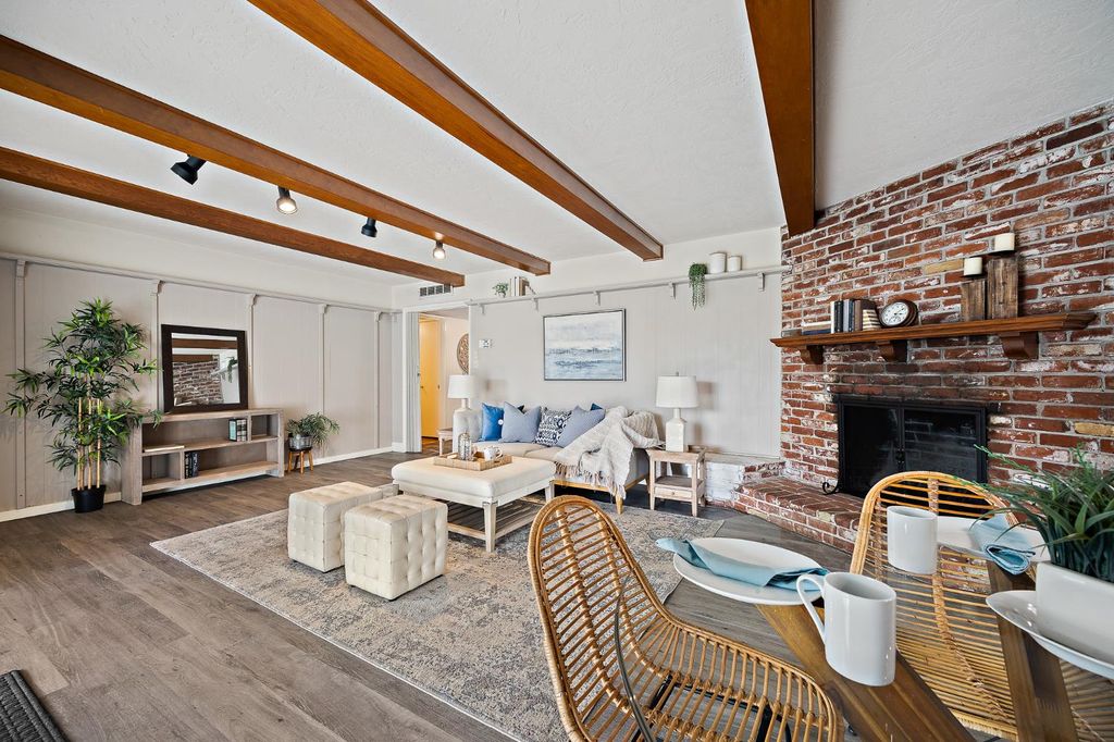 Image 15 of property listing at 1619 W San Ramon Avenue, Fresno, CA 93711