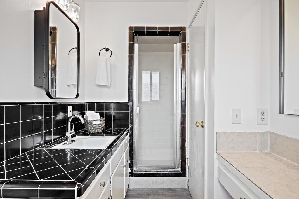 Image 23 of property listing at 1619 W San Ramon Avenue, Fresno, CA 93711