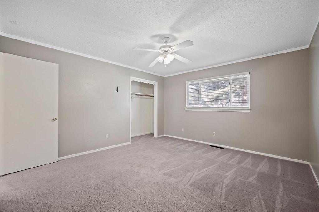 Image 24 of property listing at 1619 W San Ramon Avenue, Fresno, CA 93711