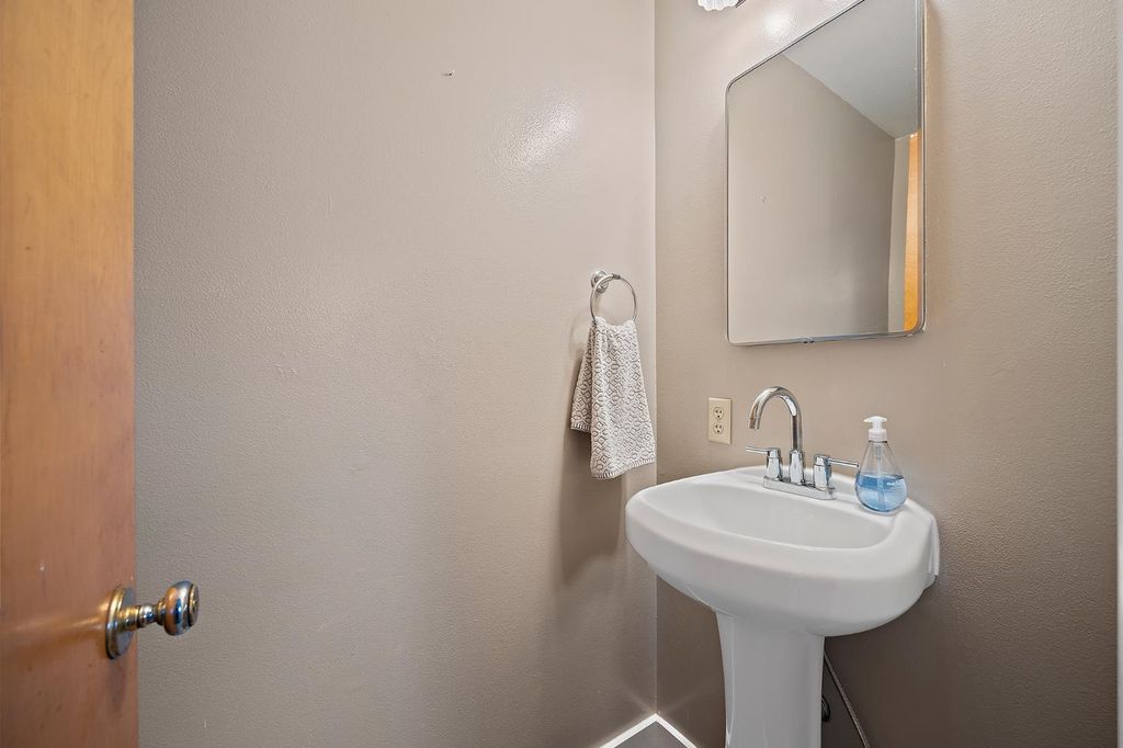 Image 29 of property listing at 1619 W San Ramon Avenue, Fresno, CA 93711