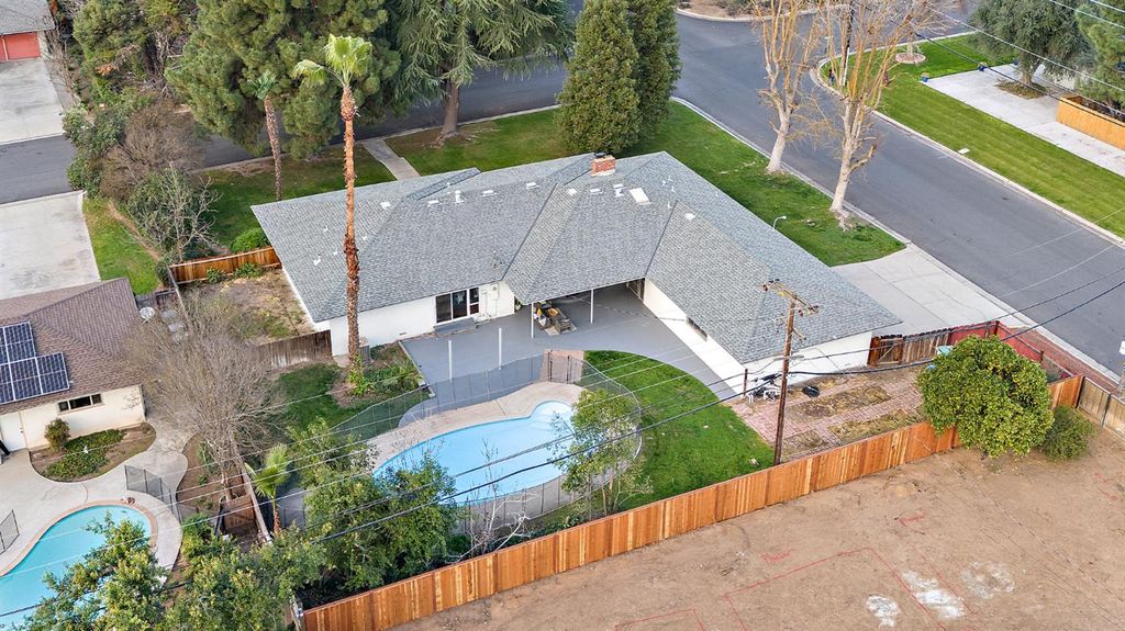 Image 30 of property listing at 1619 W San Ramon Avenue, Fresno, CA 93711