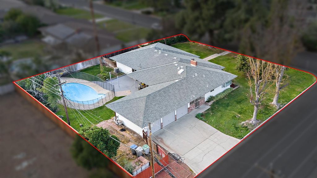 Image 31 of property listing at 1619 W San Ramon Avenue, Fresno, CA 93711