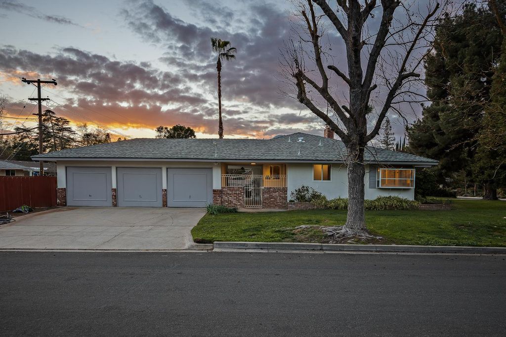 Image 33 of property listing at 1619 W San Ramon Avenue, Fresno, CA 93711