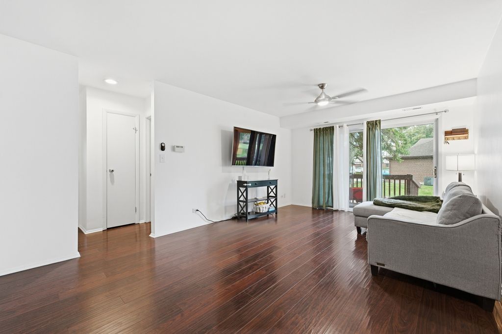 18001 Oak Park Avenue C, Tinley Park, IL 60477 — photo 3