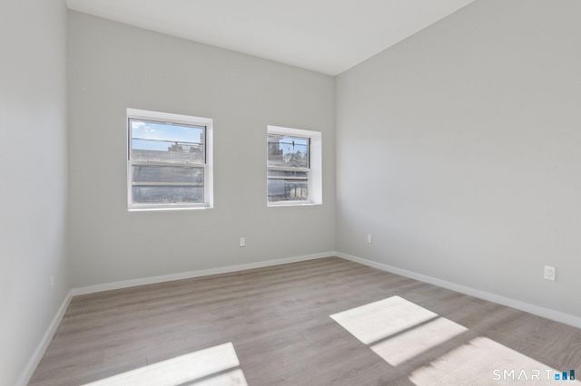 215-219 Bank Street 5, New London, CT 06320