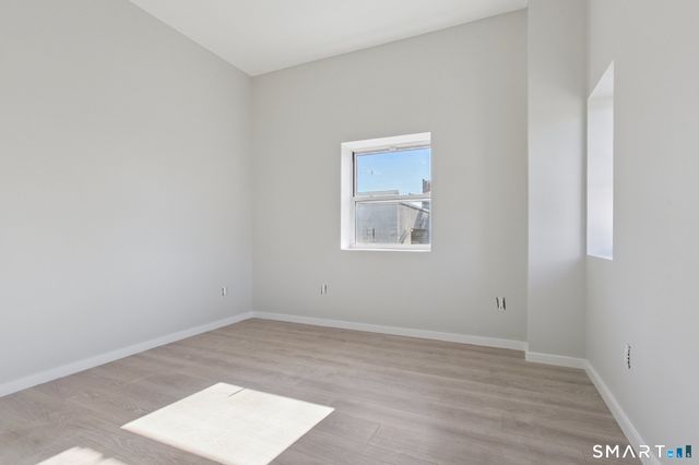 215-219 Bank Street 5, New London, CT 06320