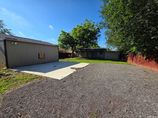 835 Utopia, San Antonio, TX 78223