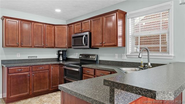1006 Pioneer Lane, Greenville, IN 47124