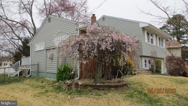 13 WINDING WAY, Hamilton, NJ 08620