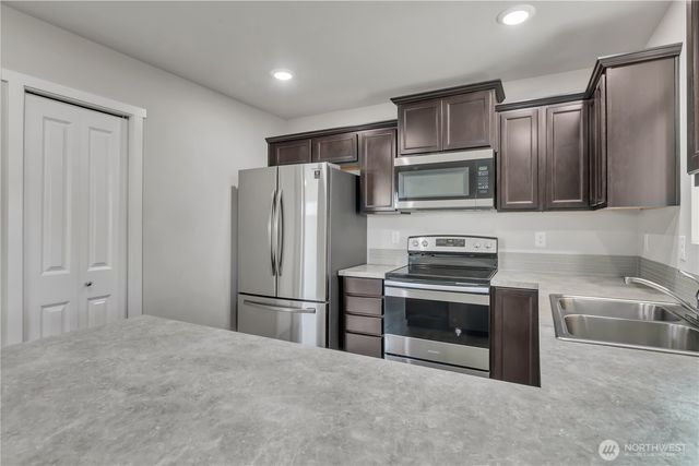 10691 186th Street Ct E, Puyallup, WA 98374