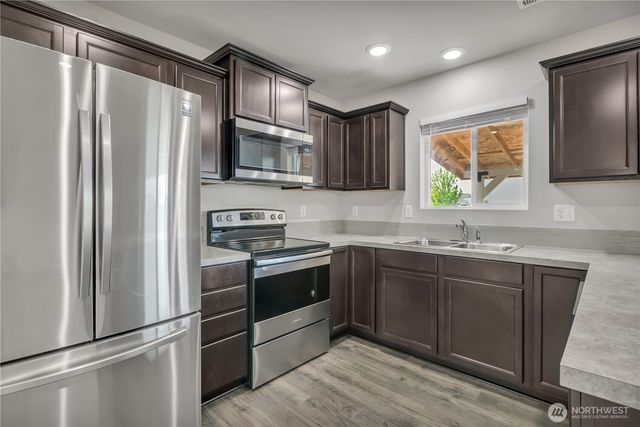 10691 186th Street Ct E, Puyallup, WA 98374