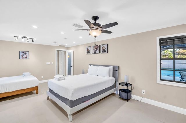 1374 VIEWTOP DRIVE, Clearwater, FL 33764