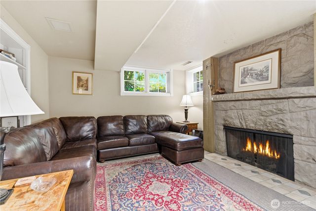 6017 64th Street W, University Place, WA 98467