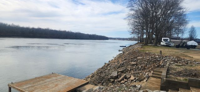 142 Beechview Dr, Clifton, TN 38425