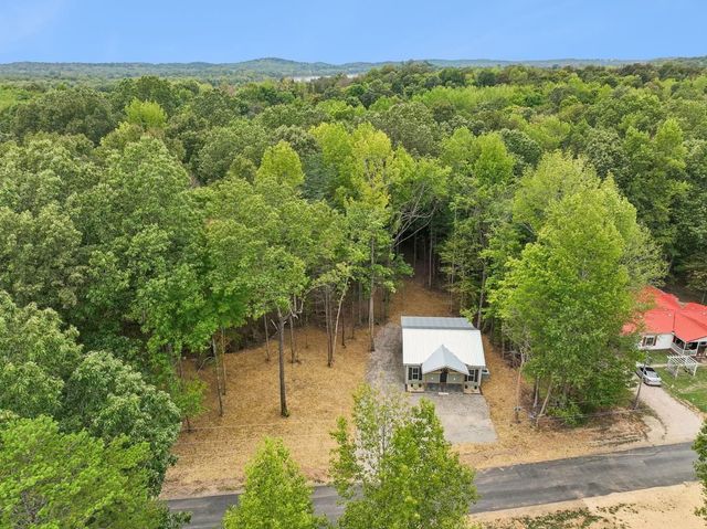 142 Beechview Dr, Clifton, TN 38425