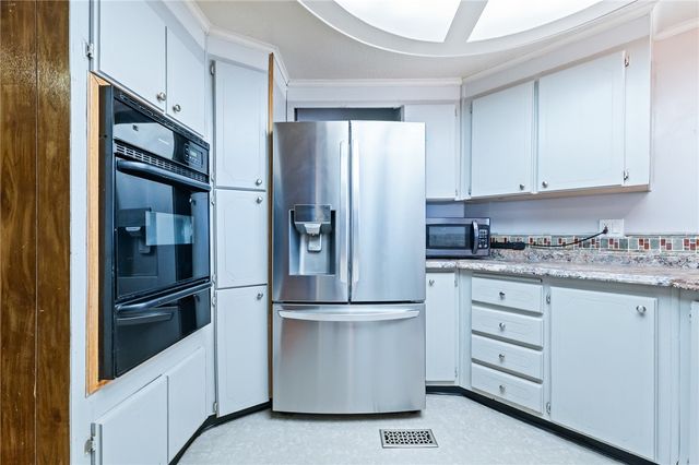 3475 N Adobe Road, Golden Valley, AZ 86413