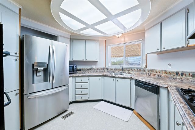 3475 N Adobe Road, Golden Valley, AZ 86413