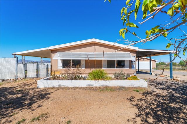 3475 N Adobe Road, Golden Valley, AZ 86413