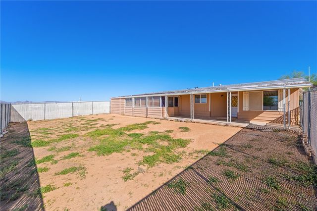 3475 N Adobe Road, Golden Valley, AZ 86413