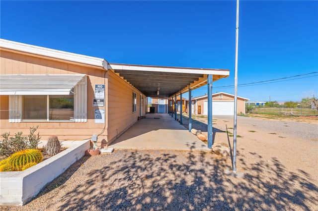 3475 N Adobe Road, Golden Valley, AZ 86413