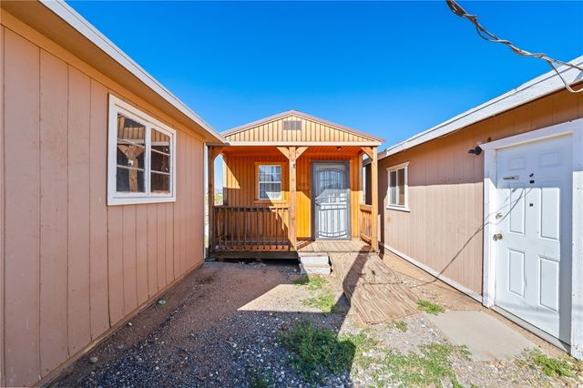 3475 N Adobe Road, Golden Valley, AZ 86413