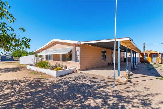 3475 N Adobe Road, Golden Valley, AZ 86413