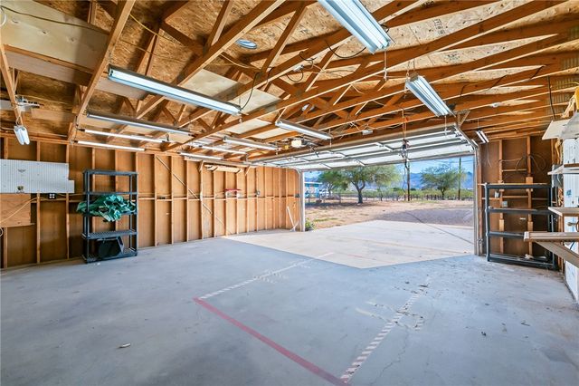 3475 N Adobe Road, Golden Valley, AZ 86413