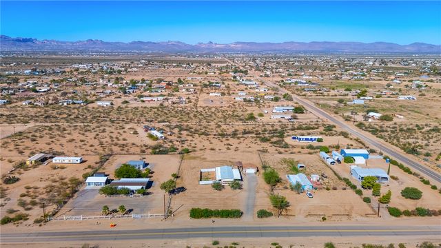 3475 N Adobe Road, Golden Valley, AZ 86413