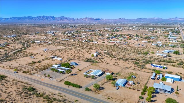 3475 N Adobe Road, Golden Valley, AZ 86413