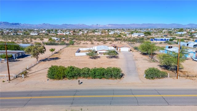 3475 N Adobe Road, Golden Valley, AZ 86413