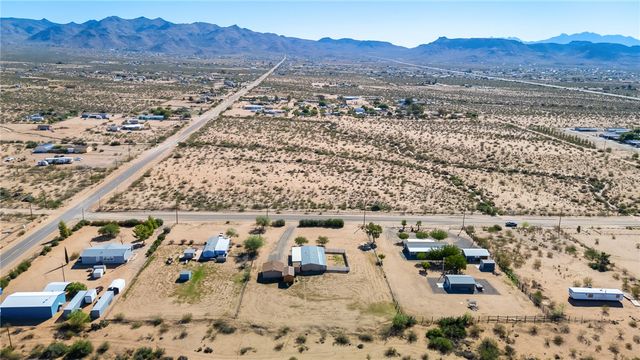 3475 N Adobe Road, Golden Valley, AZ 86413