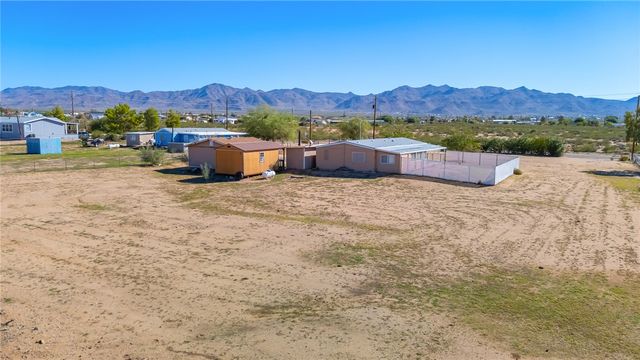 3475 N Adobe Road, Golden Valley, AZ 86413