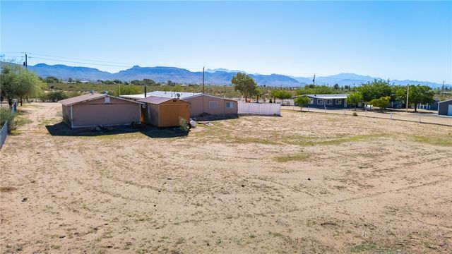 3475 N Adobe Road, Golden Valley, AZ 86413