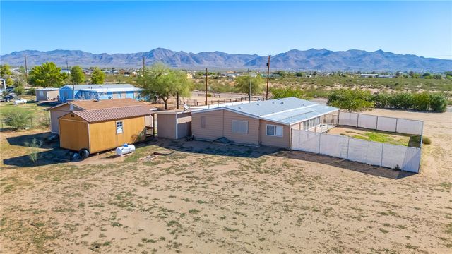 3475 N Adobe Road, Golden Valley, AZ 86413