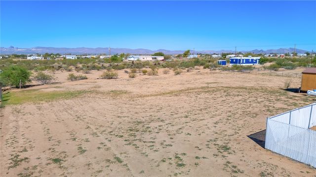 3475 N Adobe Road, Golden Valley, AZ 86413