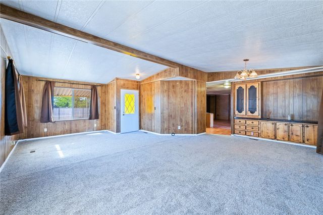 3475 N Adobe Road, Golden Valley, AZ 86413