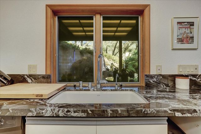 2790 Black Oak Rd, Auburn, CA 95602