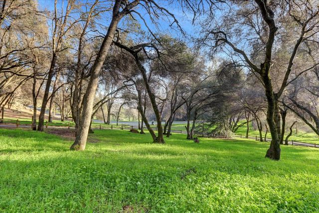 2790 Black Oak Rd, Auburn, CA 95602