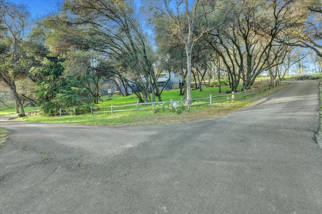 2790 Black Oak Rd, Auburn, CA 95602