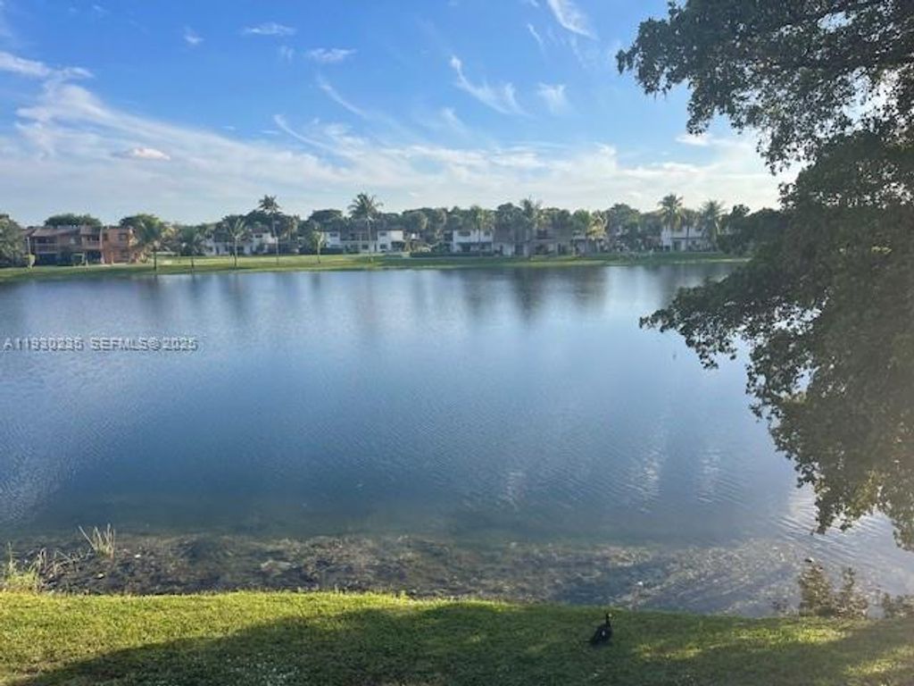 6900 NW 173rd Dr 1108, Hialeah, FL 33015