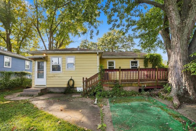 2530 Cody Street, Bettendorf, IA 52722