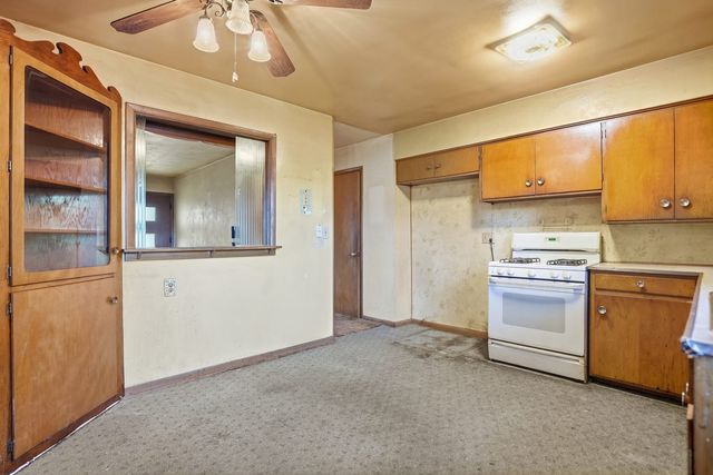 2530 Cody Street, Bettendorf, IA 52722