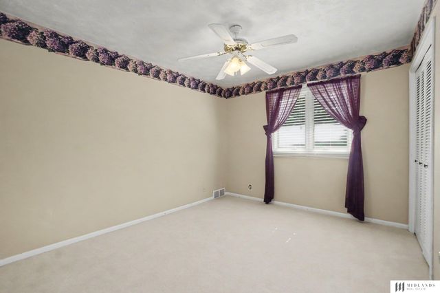 1324 Holling Drive, Omaha, NE 68144