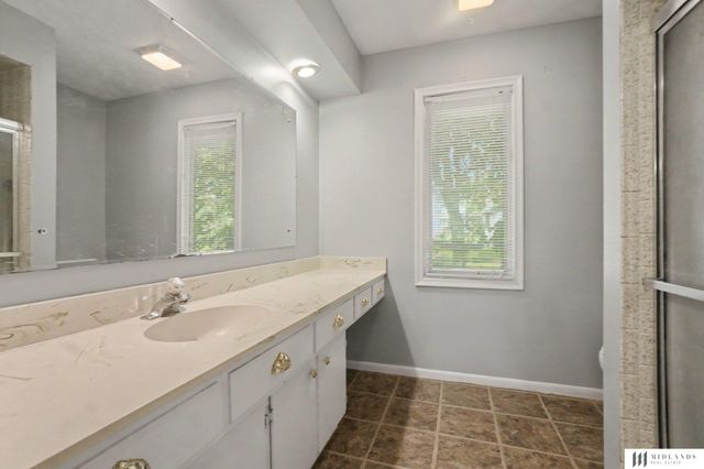 1324 Holling Drive, Omaha, NE 68144