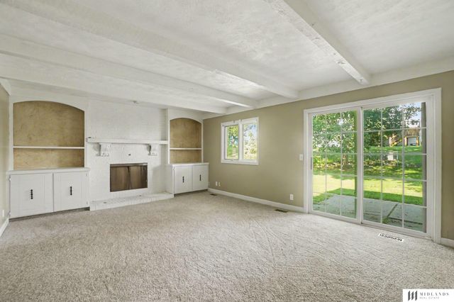1324 Holling Drive, Omaha, NE 68144
