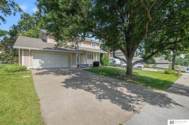 1324 Holling Drive, Omaha, NE 68144