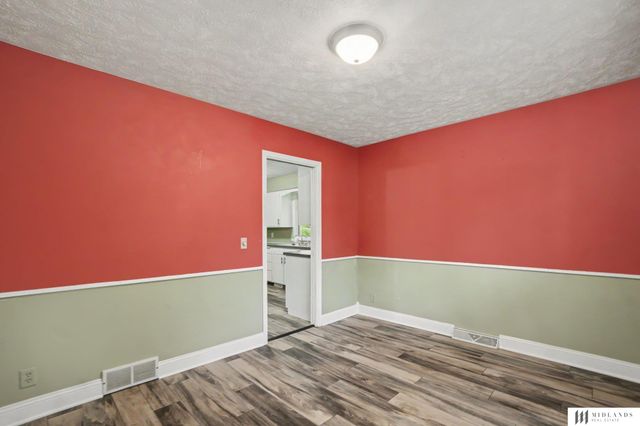 1324 Holling Drive, Omaha, NE 68144