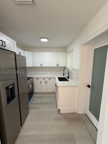 2944 NW 61st St, Miami, FL 33142