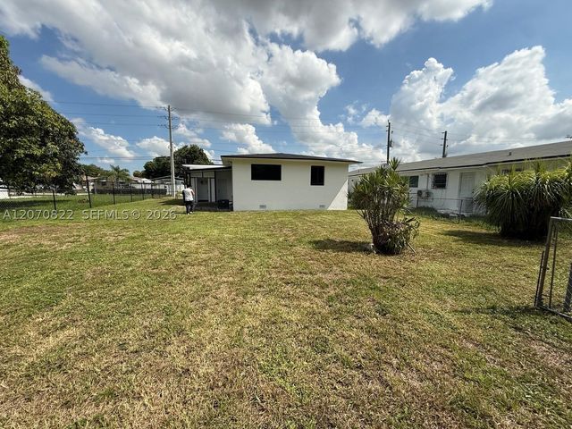 2944 NW 61st St, Miami, FL 33142